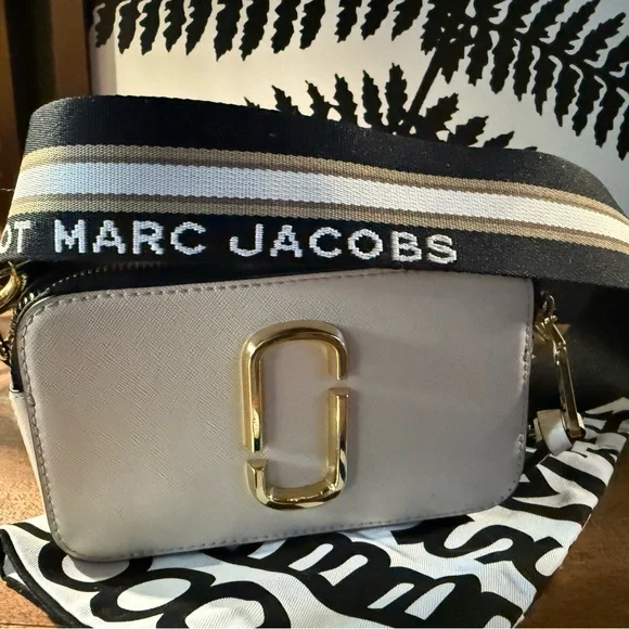 Marc Jacobs Snapshot Bag in New Cloud White. - Picture 3 of 3